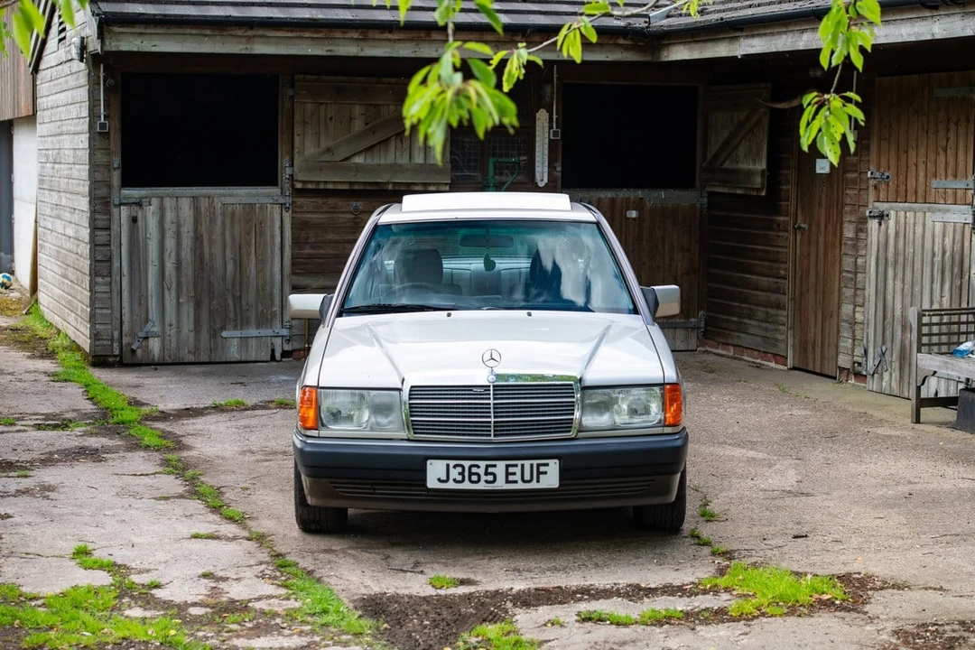 1991 Mercedes-Benz 190E - Image 12 of 30