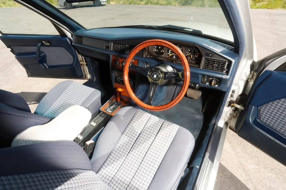 1991 Mercedes-Benz 190E - Image 3 of 30