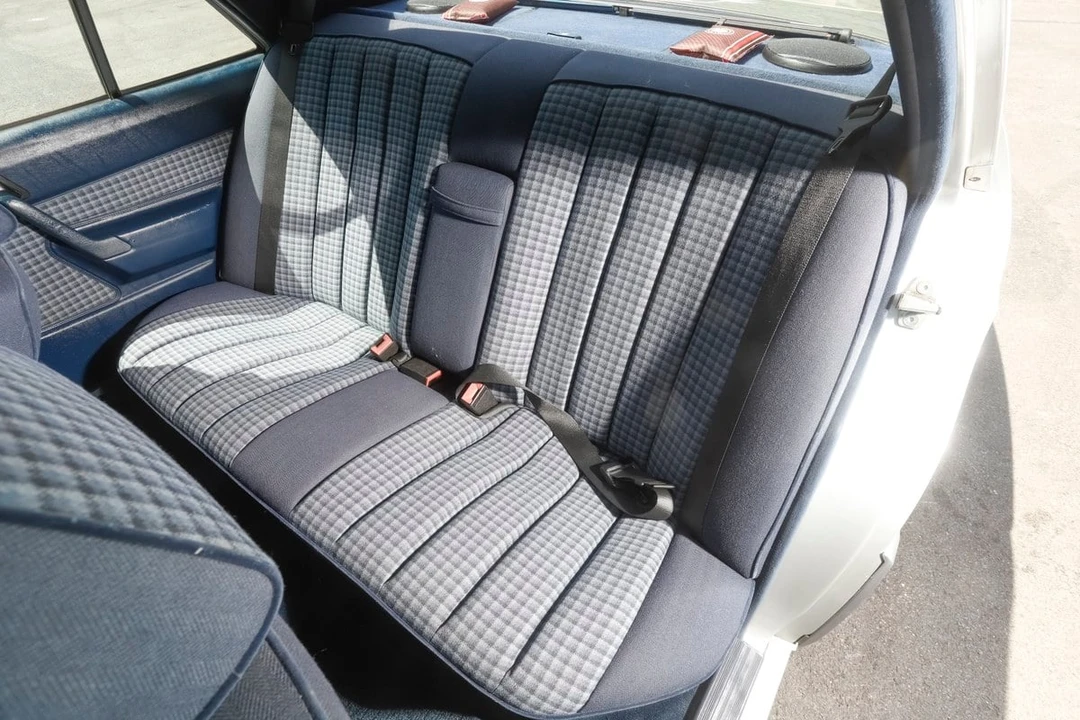 1991 Mercedes-Benz 190E - Image 13 of 30