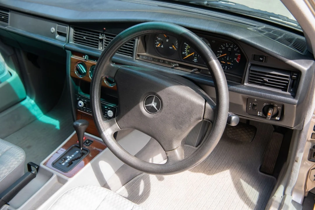 1991 Mercedes-Benz 190E - Image 26 of 31