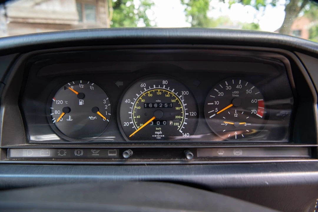 1991 Mercedes-Benz 190E - Image 27 of 31