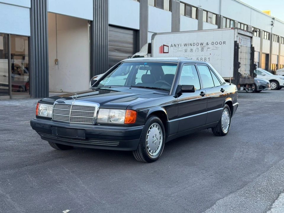 1991 Mercedes-Benz 190E - Image 14 of 31