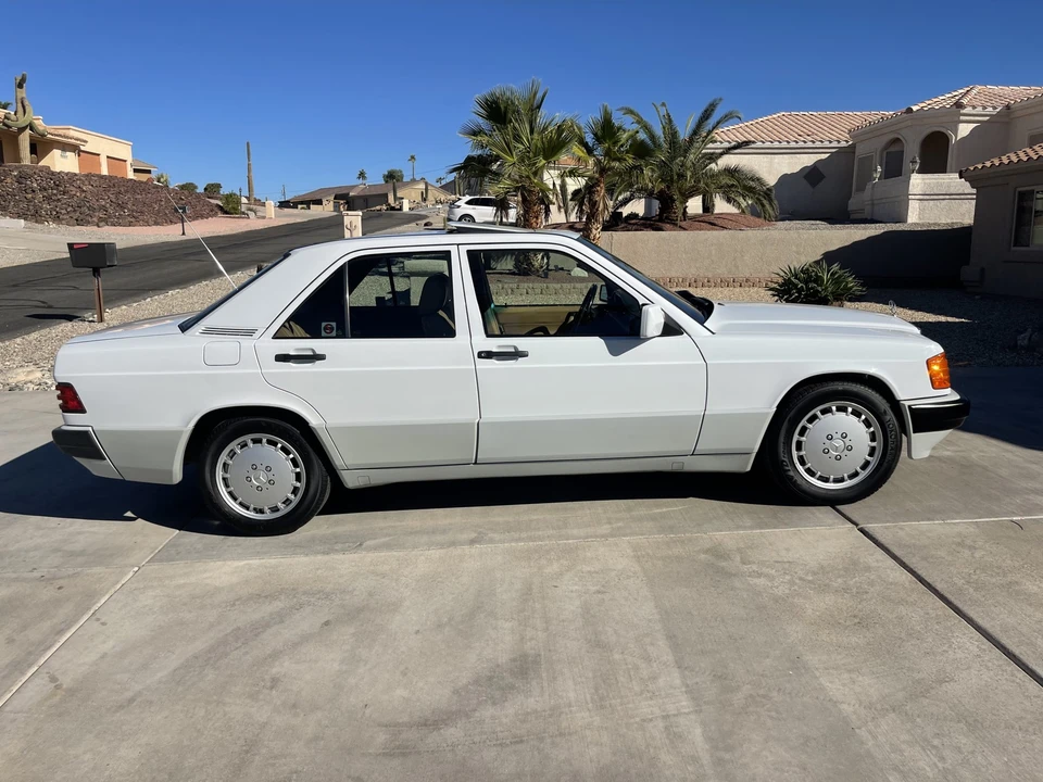 1991 Mercedes-Benz 190E - Image 12 of 31