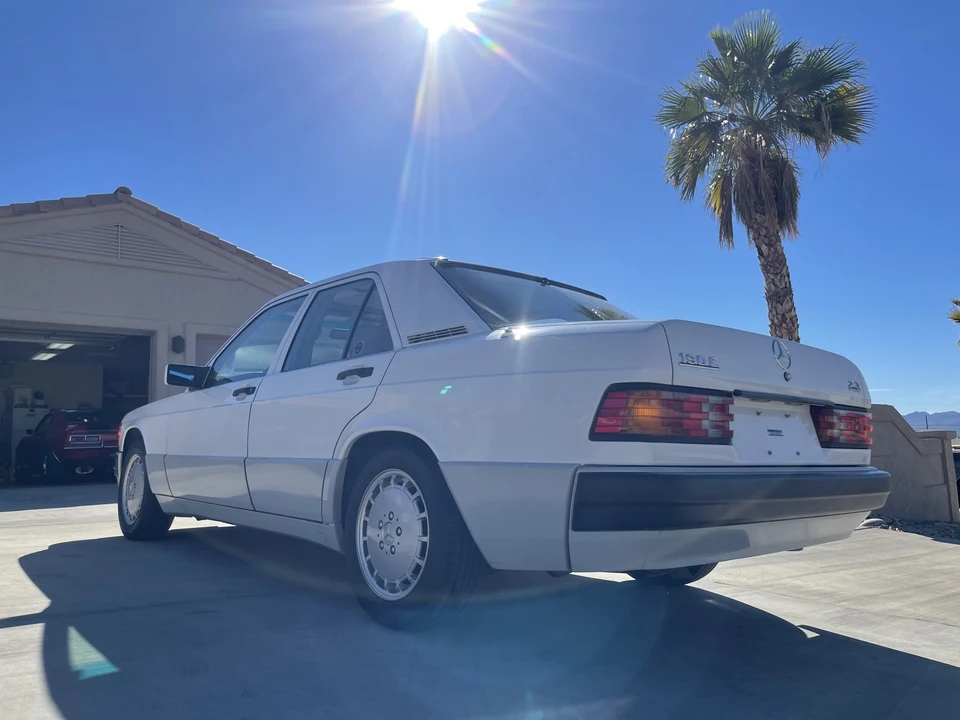 1991 Mercedes-Benz 190E - Image 17 of 31