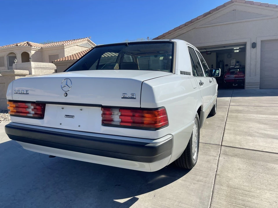 1991 Mercedes-Benz 190E - Image 14 of 31