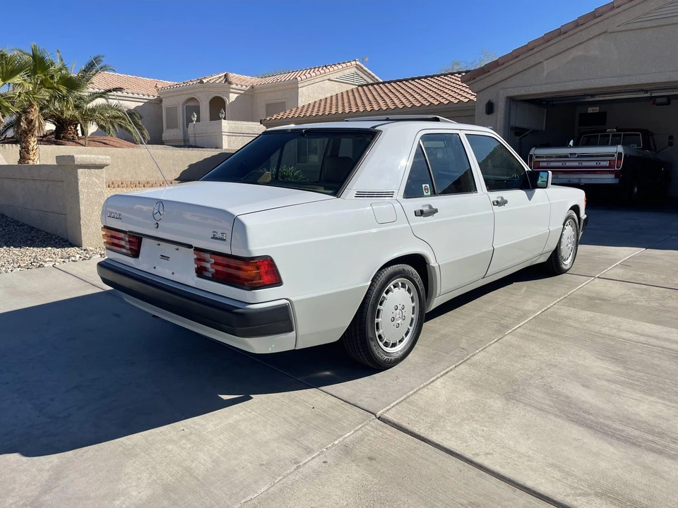 1991 Mercedes-Benz 190E - Image 13 of 31