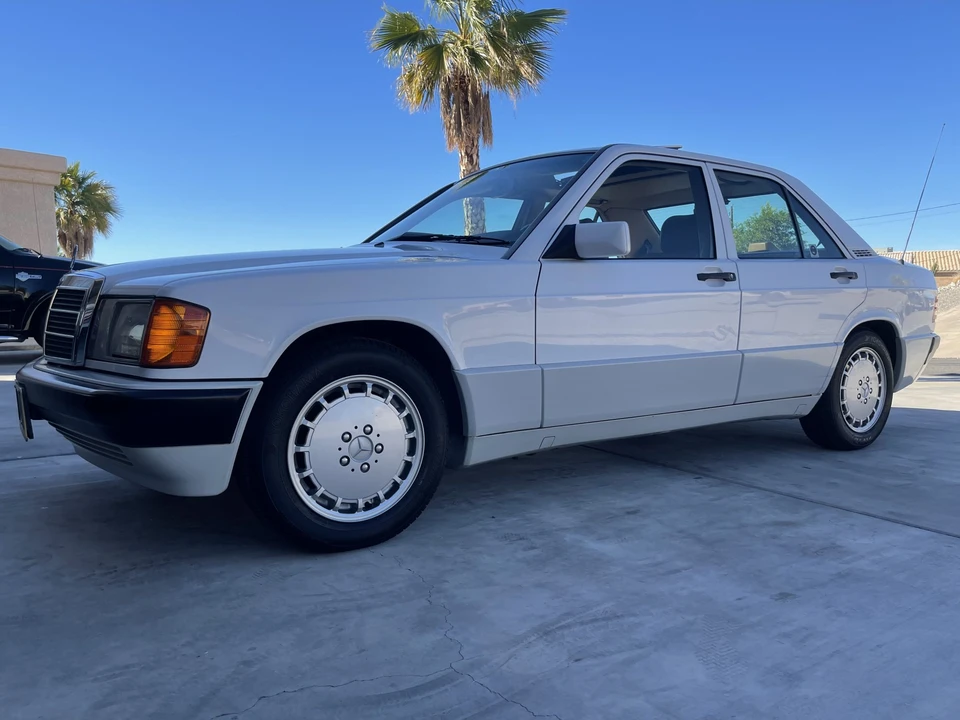 1991 Mercedes-Benz 190E - Image 2 of 31