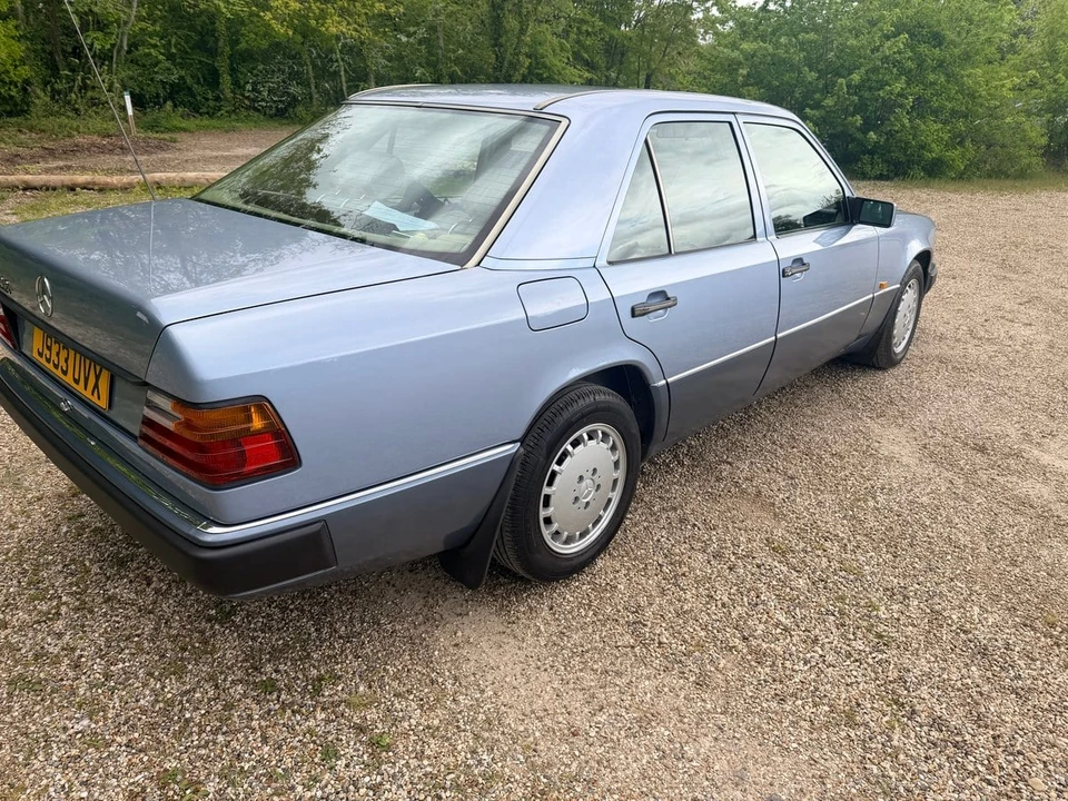 1991 Mercedes-Benz W124 E-Class - Image 9 of 30