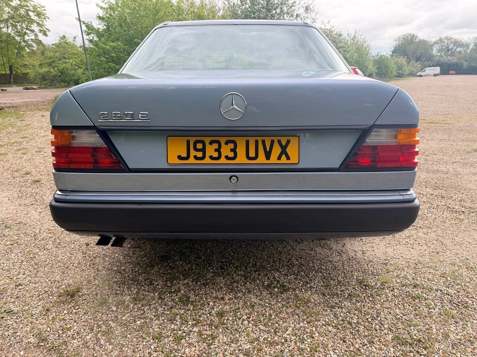 1991 Mercedes-Benz W124 E-Class - Image 11 of 30