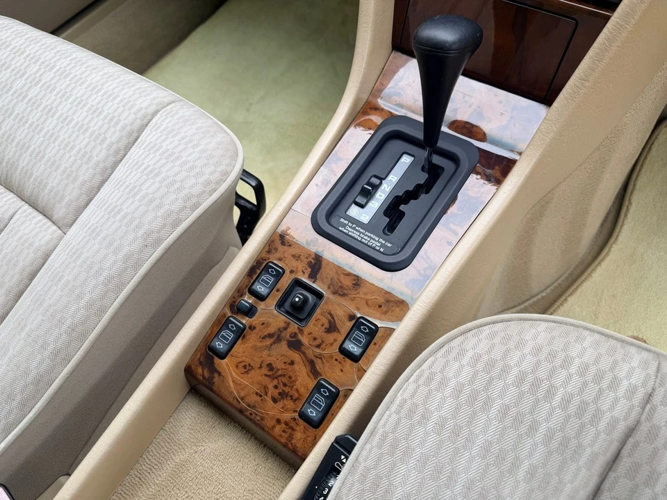 1991 Mercedes-Benz W124 E-Class - Image 16 of 30