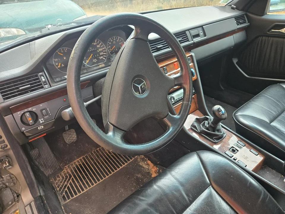 1991 Mercedes-Benz C-Class - Image 14 of 30