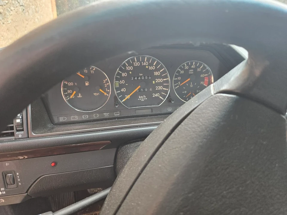 1991 Mercedes-Benz C-Class - Image 15 of 30
