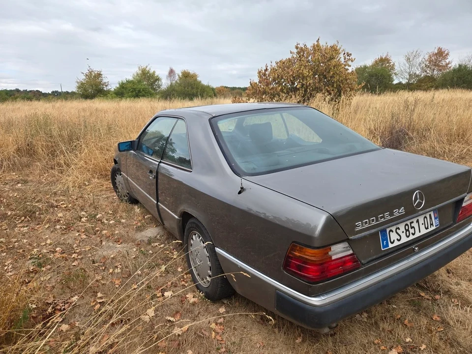 1991 Mercedes-Benz C-Class - Image 7 of 30
