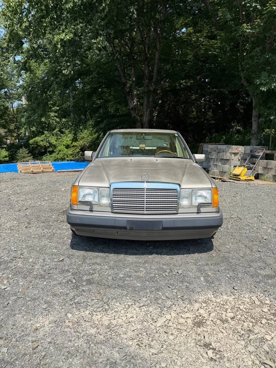 1991 Mercedes-Benz W124 E-Class - Image 2 of 8