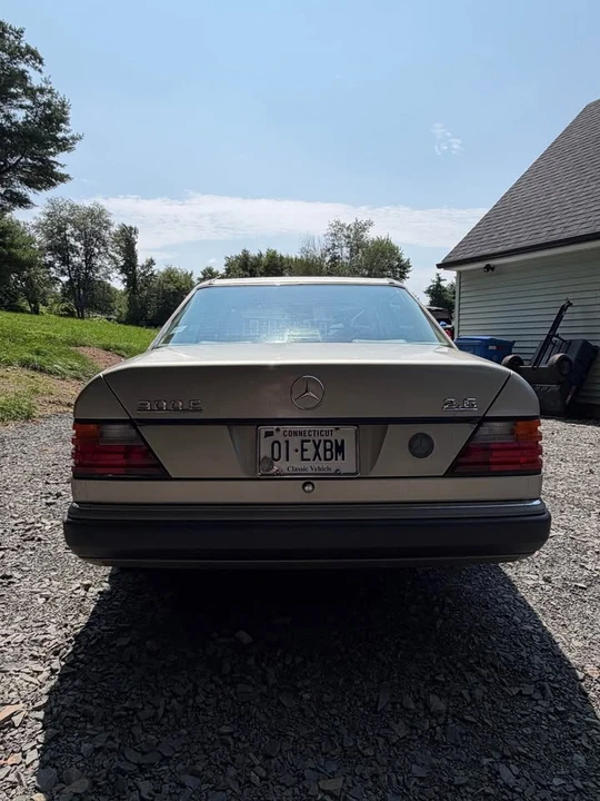 1991 Mercedes-Benz W124 E-Class - Image 5 of 8
