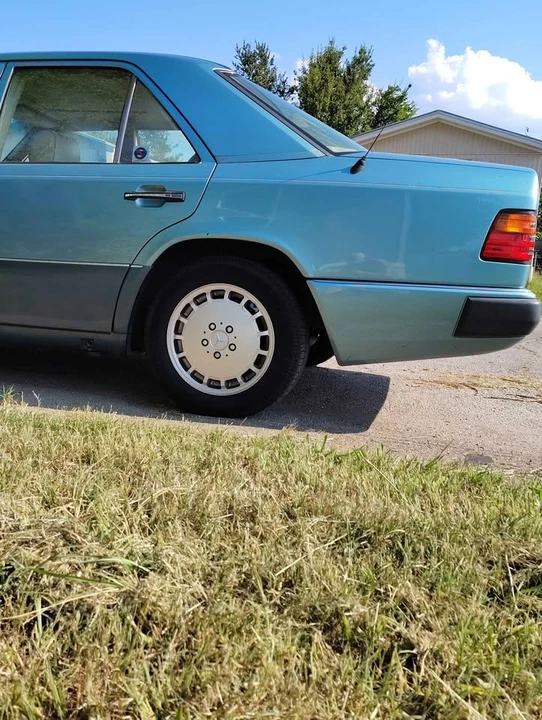 1991 Mercedes-Benz W124 E-Class - Image 3 of 9