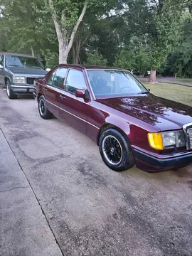 1991 Mercedes-Benz 300 E 2.6 Sedan 4D