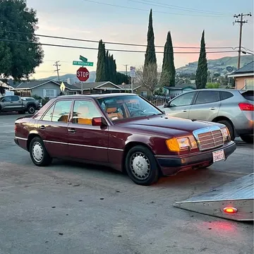 1991 Mercedes-Benz 300 E 3.0 Sedan 4D