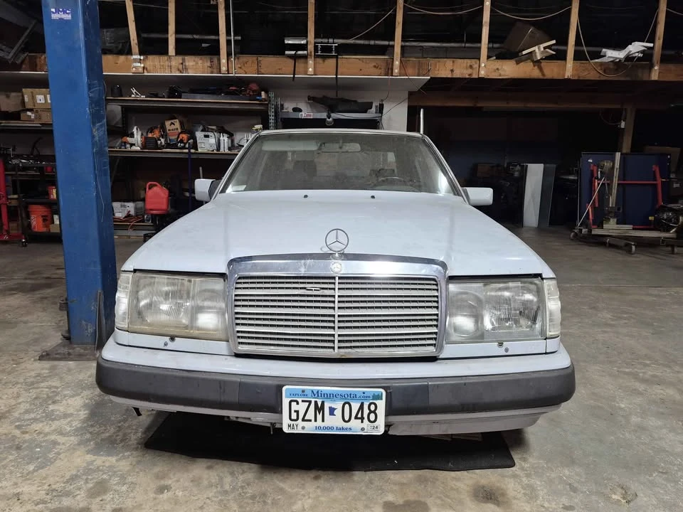 1991 Mercedes-Benz W124 E-Class - Image 2 of 20