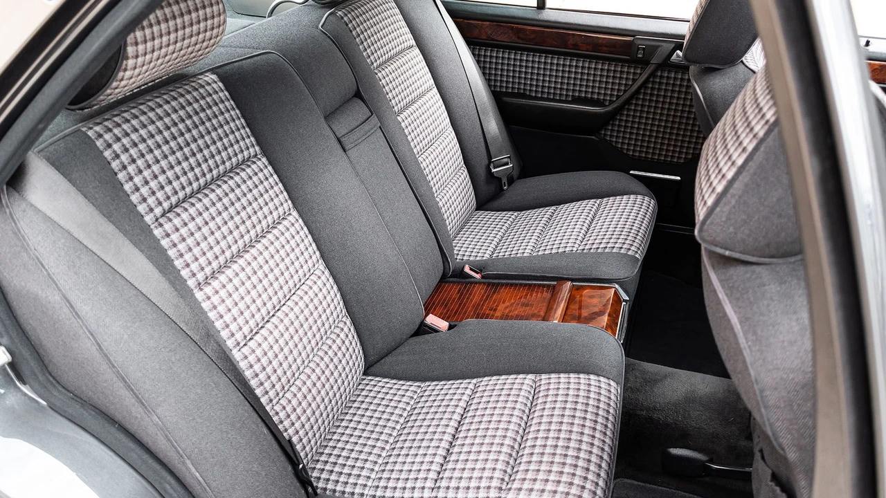 1991 Mercedes-Benz W124 E-Class - Image 29 of 31
