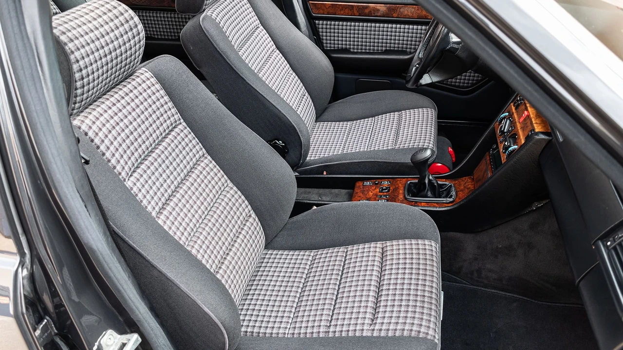 1991 Mercedes-Benz W124 E-Class - Image 21 of 31