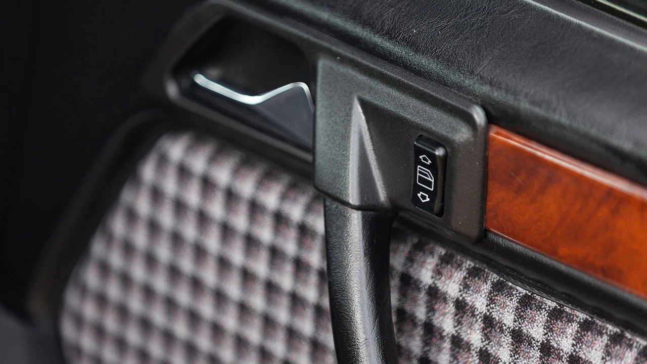 1991 Mercedes-Benz W124 E-Class - Image 16 of 31