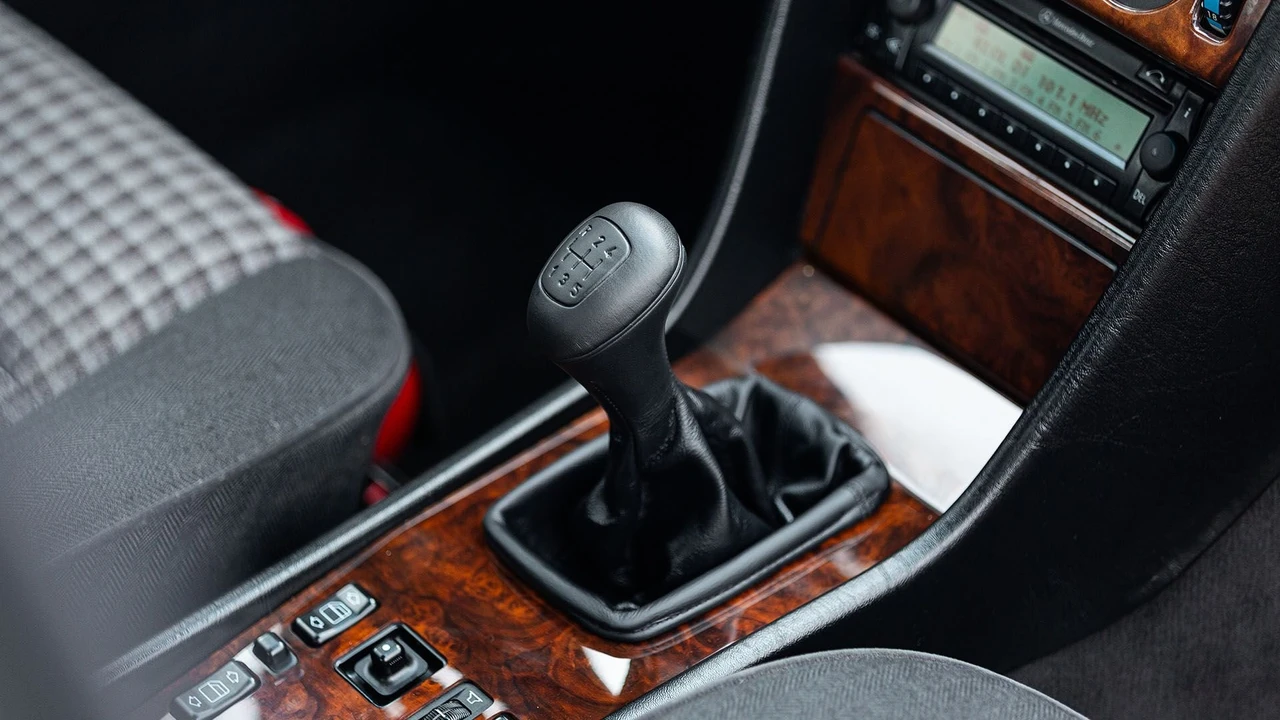 1991 Mercedes-Benz W124 E-Class - Image 28 of 31