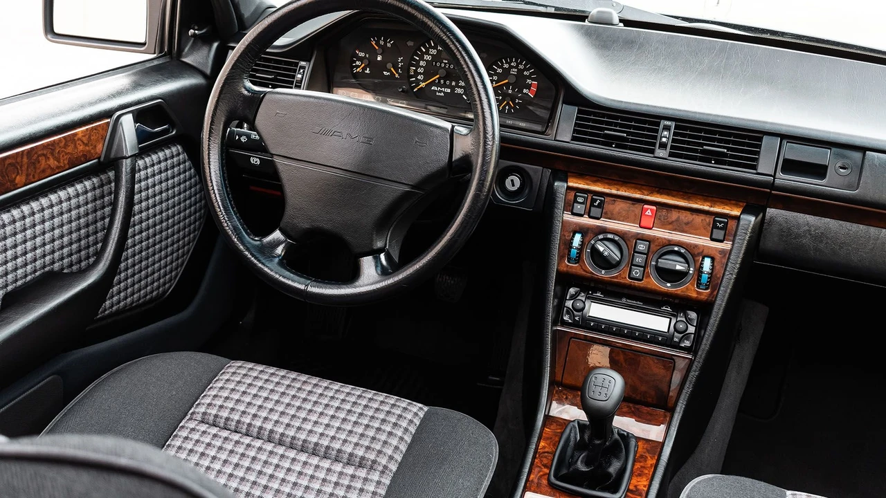 1991 Mercedes-Benz W124 E-Class - Image 23 of 31