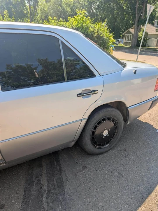 1991 Mercedes-Benz W124 E-Class - Image 8 of 10