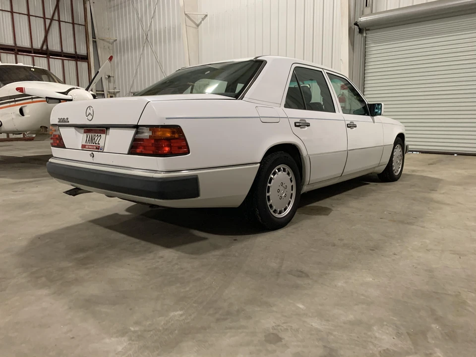 1991 Mercedes-Benz W124 E-Class - Image 4 of 31