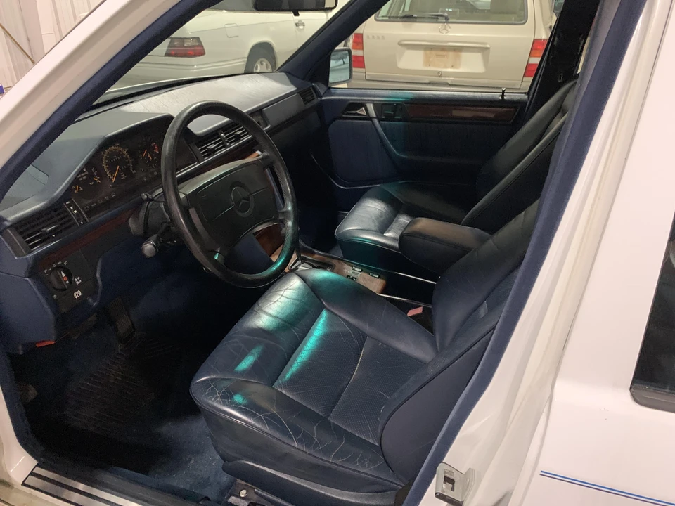 1991 Mercedes-Benz W124 E-Class - Image 26 of 31
