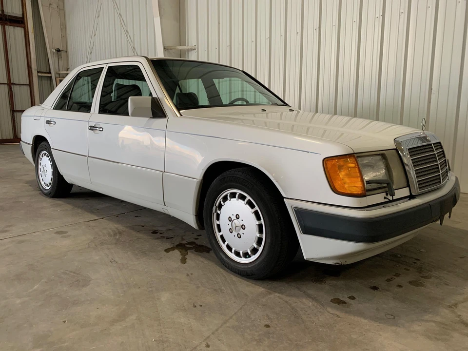 1991 Mercedes-Benz W124 E-Class - Image 12 of 31