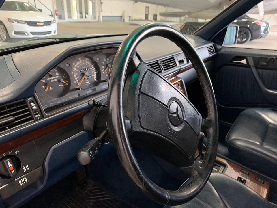 1991 Mercedes-Benz W124 E-Class - Image 29 of 31