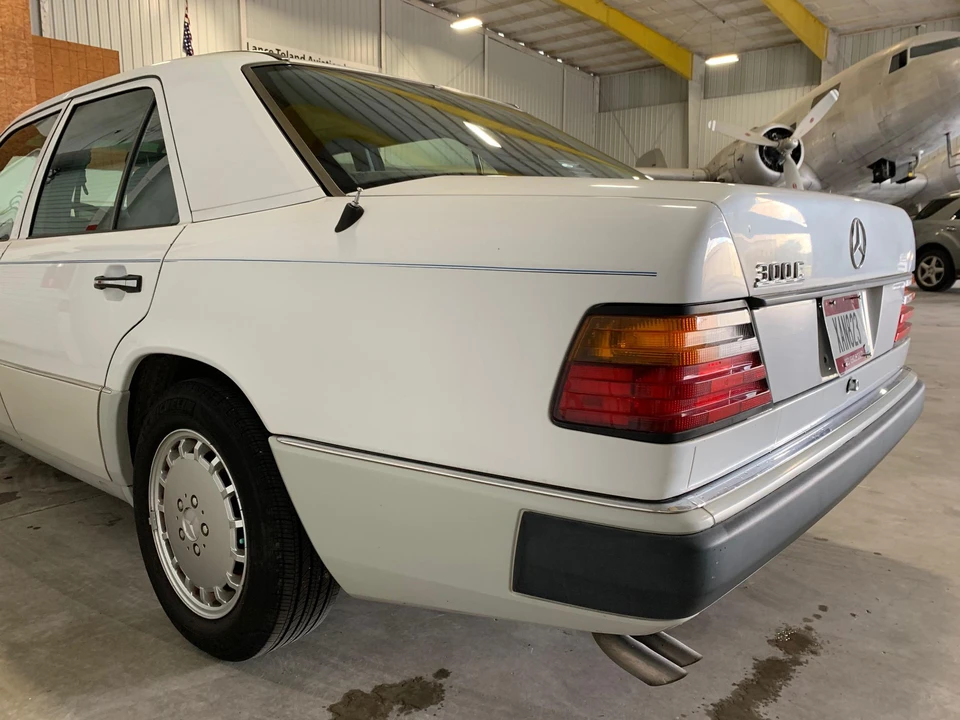 1991 Mercedes-Benz W124 E-Class - Image 17 of 31