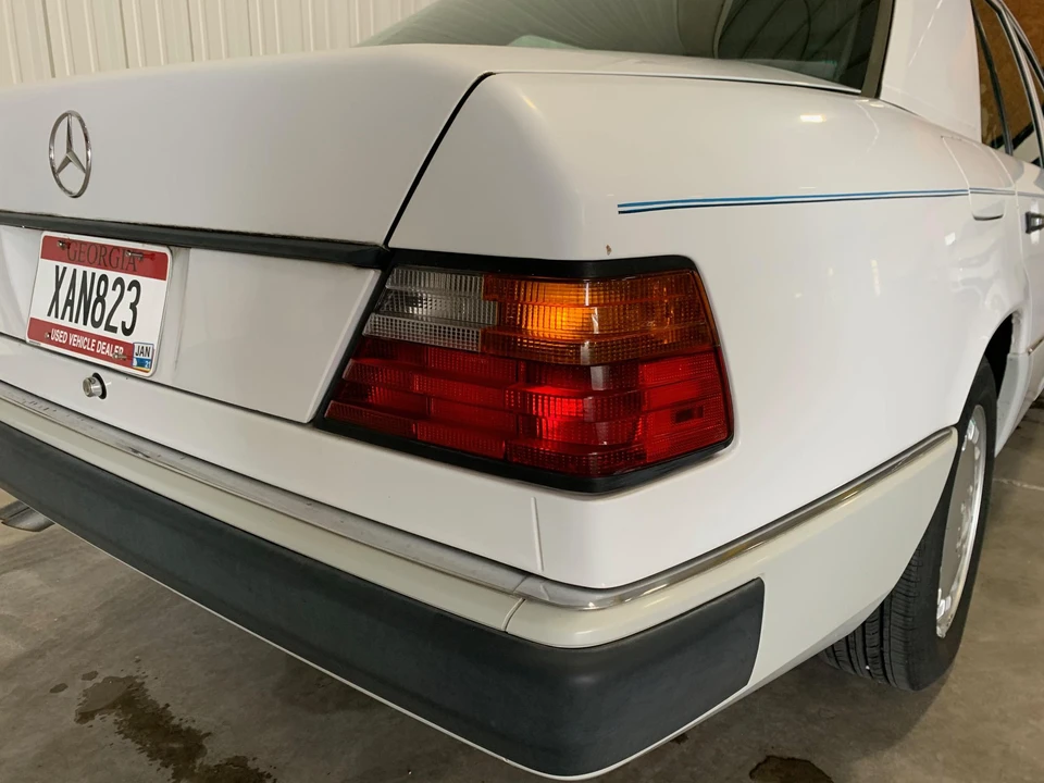 1991 Mercedes-Benz W124 E-Class - Image 15 of 31