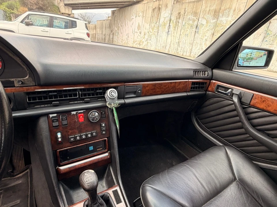 1991 Mercedes-Benz W126 S-Class Sedan - Image 18 of 30