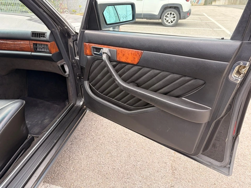 1991 Mercedes-Benz W126 S-Class Sedan - Image 25 of 30