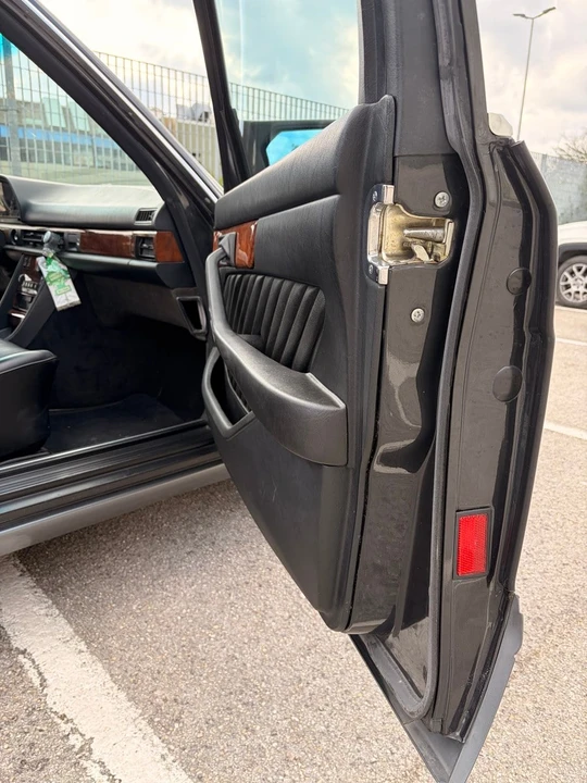 1991 Mercedes-Benz W126 S-Class Sedan - Image 26 of 30