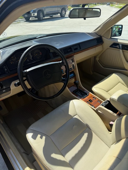 1991 Mercedes-Benz W124 E-Class - Image 9 of 20