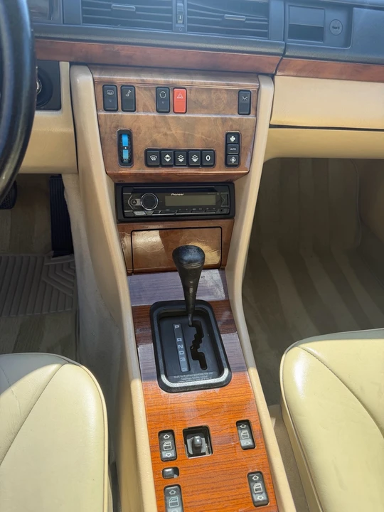 1991 Mercedes-Benz W124 E-Class - Image 15 of 20