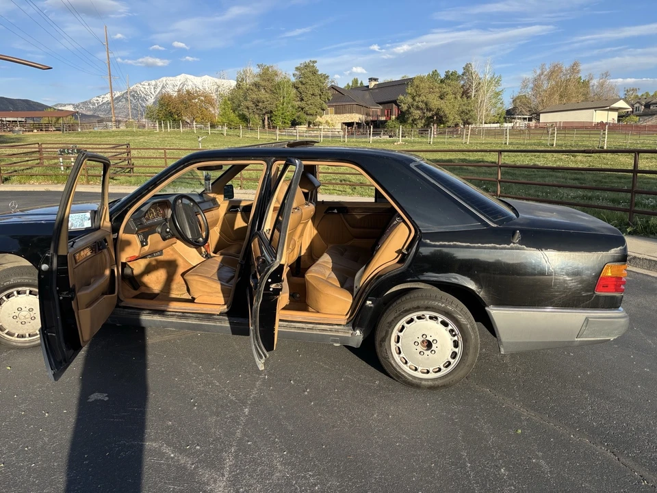 1991 Mercedes-Benz W124 E-Class - Image 9 of 18