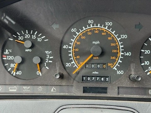 1991 Mercedes-Benz 190E - Image 2 of 15