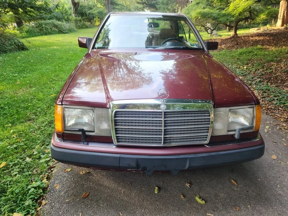 1991 Mercedes-Benz W124 E-Class - Image 2 of 10