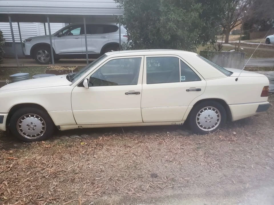 1991 Mercedes-Benz W124 E-Class - Image 2 of 7