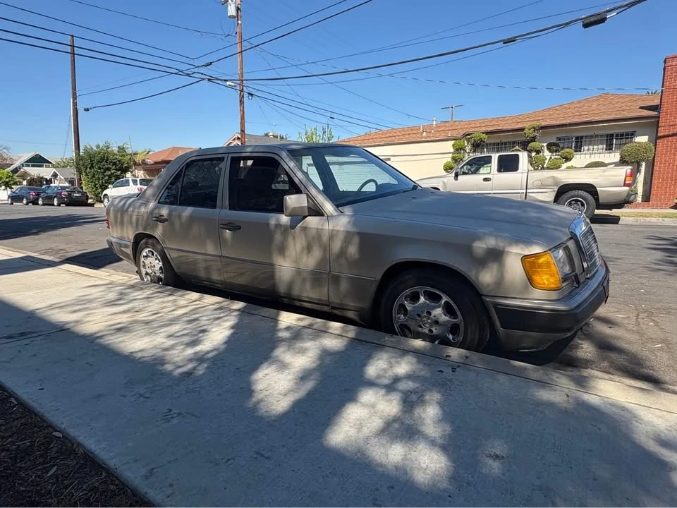 1991 Mercedes-Benz W124 E-Class - Image 2 of 3