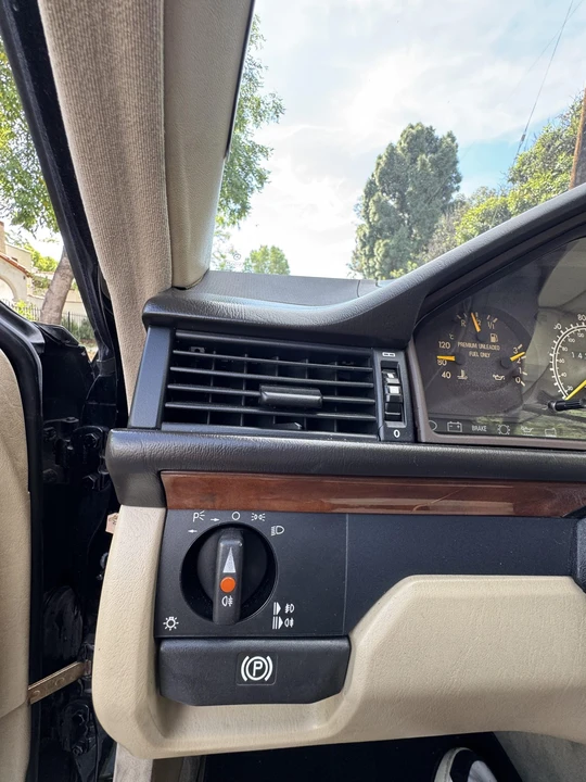 1991 Mercedes-Benz W124 E-Class - Image 30 of 31