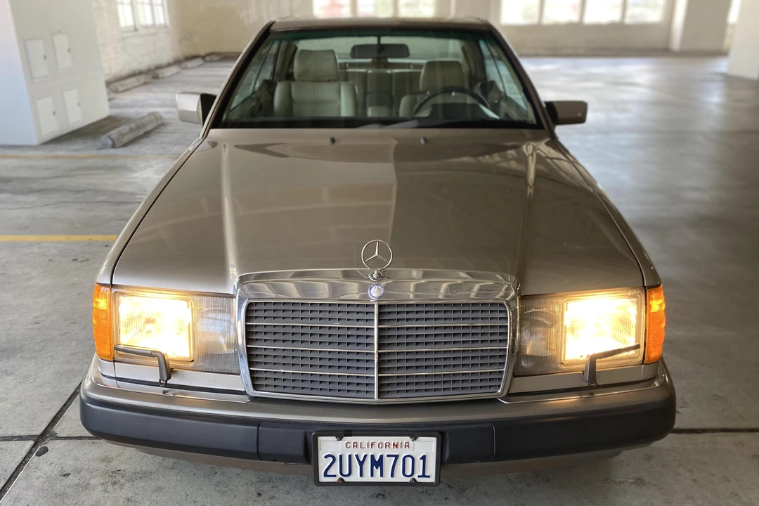 1991 Mercedes-Benz W124 E-Class - Image 2 of 31