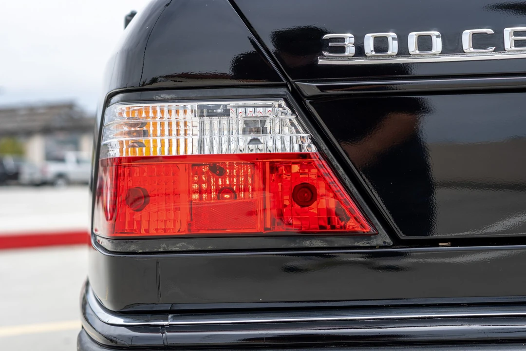 1991 Mercedes-Benz W124 E-Class - Image 28 of 31