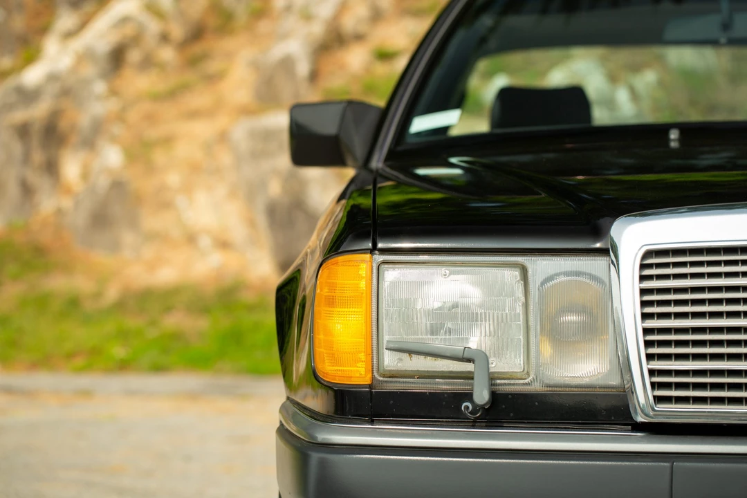 1991 Mercedes-Benz W124 E-Class - Image 13 of 31