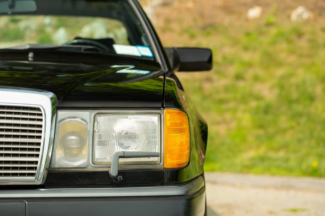 1991 Mercedes-Benz W124 E-Class - Image 14 of 31